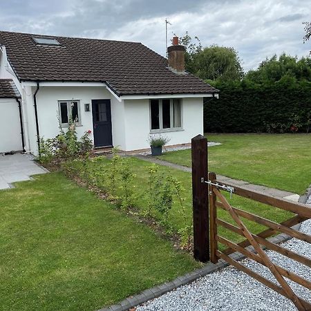 Fir Tree Cottage Честър Екстериор снимка